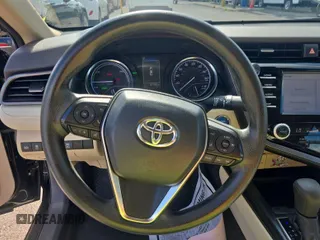 2019 Toyota Camry Hybrid LE z VIN 4T1B31HK0KU511923, wystawiony jako IAAI lot #42566419 z przebiegiem 67 166 mil mil oraz . Historia ofert i sprzedaży dostępna na DreamBid. Obrazek 15.