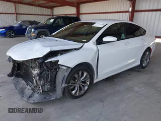 2016 Chrysler 200 S z VIN 1C3CCCBB1GN151418, wystawiony jako IAAI lot #42044688 z przebiegiem 173 949 mil mil oraz . Historia ofert i sprzedaży dostępna na DreamBid. Obrazek 2.