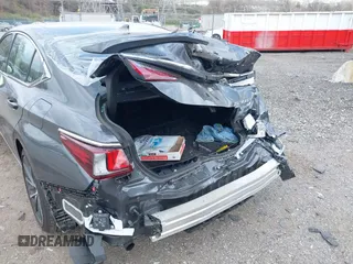 2022 Lexus ES 350 z VIN 58ADZ1B13NU132242, wystawiony jako IAAI lot #41925701 z przebiegiem 30 381 mil mil oraz . Historia ofert i sprzedaży dostępna na DreamBid. Obrazek 6.
