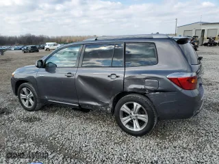 2009 Toyota Highlander Sport with VIN JTEDS43A692076844, listed as a Copart auction lot 45097635 with 174,078 mi miles and Salvage Title. Bid and sale history available at carsss.com. Image 2.