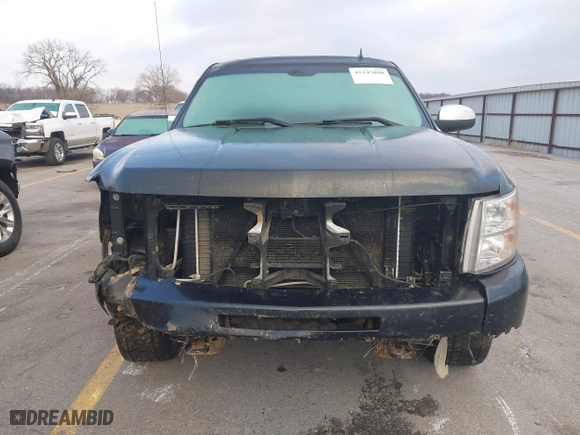 2009 Chevrolet Silverado 1500 LTZ with VIN 3GCEK33329G138137, listed as a IAAI auction lot 41145088 with 207,522 mi miles. Bid and sale history available at carsss.com. Image 13.