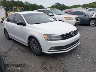 2015 Volkswagen Jetta SE with VIN 3VWD17AJ2FM203795, listed as a IAAI auction lot 42353495 with 150,903 mi miles and . Bid and sale history available at DreamBid. Image 1.