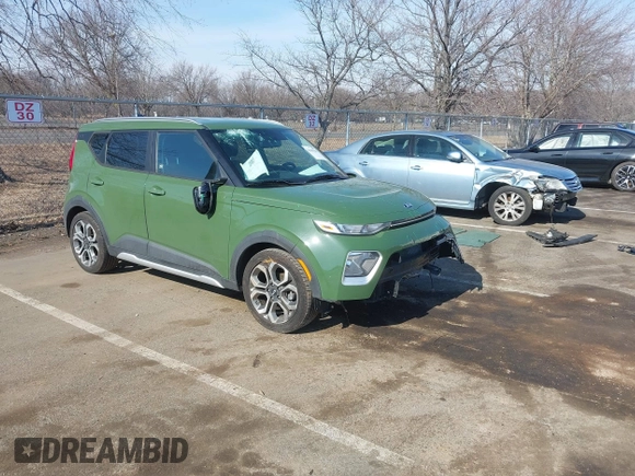 2020 Kia Soul LX with VIN KNDJ23AU2L7045440, listed as a IAAI auction lot 41649565 with 104,930 mi miles. Bid and sale history available at carsss.com. Image 1.