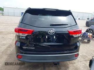 2019 Toyota Highlander LE z VIN 5TDZZRFH3KS313011, wystawiony jako IAAI lot #42140309 z przebiegiem 129 487 mil mil oraz . Historia ofert i sprzedaży dostępna na DreamBid. Obrazek 17.
