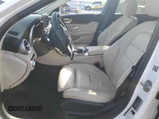 2017 Mercedes-Benz C 300 z VIN 55SWF4JBXHU196024, wystawiony jako Copart lot #42220035 z przebiegiem 95 899 mil mil oraz Szkoda całkowita • Salvage title. Historia ofert i sprzedaży dostępna na DreamBid. Obrazek 7.