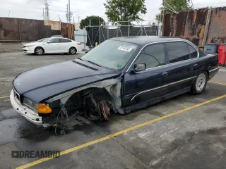1998 BMW 7 Series 740il with VIN WBAGJ8321WDM23045, listed as a Copart auction lot 87018324 with 43,906 mi miles and Salvage Title. Bid and sale history available at carsss.com. Image 1.
