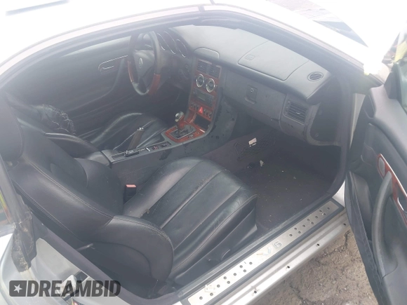 2001 Mercedes-Benz SLK 230/320 with VIN WDBKK65F61F223014, listed as a IAAI auction lot 42193397 with 291,610 mi miles and . Bid and sale history available at DreamBid. Image 5.