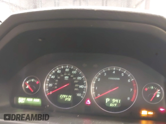 2005 Volvo XC90 with VIN YV1CZ911451194090, listed as a IAAI auction lot 41683081 with 228,414 mi miles and . Bid and sale history available at DreamBid. Image 7.