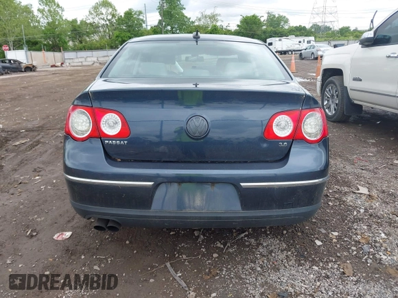 2006 Volkswagen Passat 3.6L V6 с VIN WVWCU73C96E215940, выставлен на аукционе IAAI как лот 42257810 с пробегом 102 795 миль миль и . История ставок и продаж доступна на DreamBid. Изображение 17.
