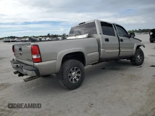 2003 Chevrolet Silverado 1500HD LS z VIN 1GCGC13U33F239621, wystawiony jako Copart lot #71950024 z przebiegiem Nie podano mil oraz Szkoda całkowita • Salvage title. Historia ofert i sprzedaży dostępna na DreamBid. Obrazek 3.