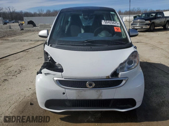 2015 Smart fortwo Passion z VIN WMEEJ3BA2FK811601, wystawiony jako Copart lot #50405625 z przebiegiem 44 600 mil mil oraz Szkoda całkowita • Salvage title. Historia ofert i sprzedaży dostępna na DreamBid. Obrazek 5.