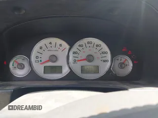 2006 Ford Escape Hybrid z VIN 1FMCU96H96KA25975, wystawiony jako IAAI lot #42130554 z przebiegiem 235 342 mil mil oraz . Historia ofert i sprzedaży dostępna na DreamBid. Obrazek 7.
