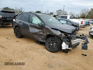 2024 Toyota RAV4 Hybrid XSE with VIN 2T3E6RFV3RW067034, listed as a Copart auction lot 43645055 with 0 mi miles and Salvage Title. Bid and sale history available at carsss.com. Image 4.