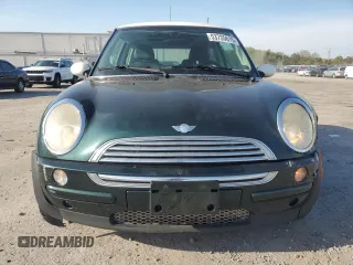 2004 MINI Hardtop with VIN WMWRC334X4TJ61391, listed as a Copart auction lot 53735615 with 103,974 mi miles and Salvage Title. Bid and sale history available at DreamBid. Image 5.