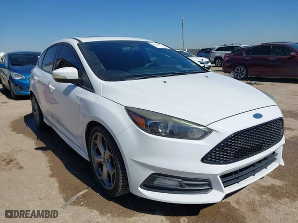 2015 Ford Focus ST with VIN 1FADP3L98FL292289, listed as a IAAI auction lot 41670338 with 100,742 mi miles. Bid and sale history available at carsss.com. Image 1.