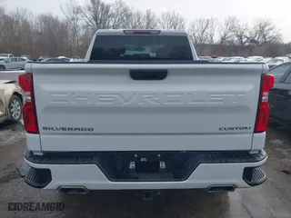 2020 Chevrolet Silverado 1500 Custom with VIN 3GCUYBEF8LG215676, listed as a IAAI auction lot 41572035 with 146,540 mi miles. Bid and sale history available at carsss.com. Image 17.