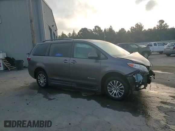 2020 Toyota Sienna XLE Auto Access Seat with VIN 5TDYZ3DC9LS030890, listed as a Copart auction lot 77700594 with 51,885 mi miles and Salvage Title. Bid and sale history available at carsss.com. Image 15.