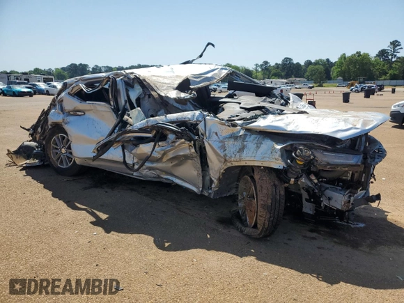2022 Chevrolet Traverse LT Cloth z VIN 1GNERGKWXNJ117860, wystawiony jako Copart lot #52533485 z przebiegiem Nie podano mil oraz Szkoda całkowita • Salvage title. Historia ofert i sprzedaży dostępna na DreamBid. Obrazek 4.