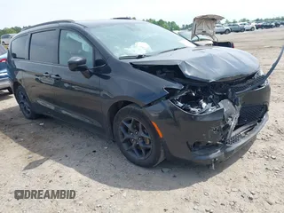 2019 Chrysler Pacifica Touring L with VIN 2C4RC1BG0KR714914, listed as a IAAI auction lot 42117012 with 278,512 mi miles and . Bid and sale history available at DreamBid. Image 1.