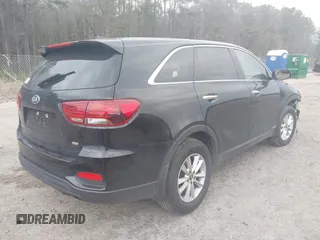 2019 Kia Sorento LX with VIN 5XYPGDA32KG501382, listed as a IAAI auction lot 41755264 with 1 mi miles. Bid and sale history available at carsss.com. Image 4.