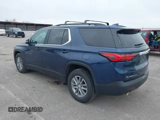 2023 Chevrolet Traverse LT z VIN 1GNEVHKW0PJ120044, wystawiony jako IAAI lot #42002348 z przebiegiem 48 795 mil mil oraz . Historia ofert i sprzedaży dostępna na DreamBid. Obrazek 3.