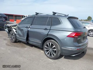 2020 Volkswagen Tiguan SEL Premium R-Line with VIN 3VV4B7AX2LM150484, listed as a IAAI auction lot 40675784 with 37,757 mi miles. Bid and sale history available at carsss.com. Image 3.