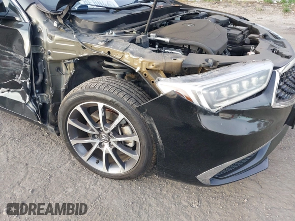 2018 Acura TLX with VIN 19UUB3F37JA001027, listed as a IAAI auction lot 41397902 with 61,999 mi miles. Bid and sale history available at carsss.com. Image 12.