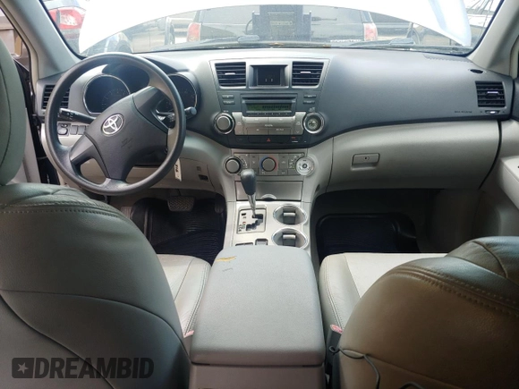 2010 Toyota Highlander with VIN 5TDZK3EH1AS010097, listed as a Copart auction lot 54011725 with 228,242 mi miles and Clean title. Bid and sale history available at DreamBid. Image 9.