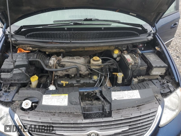2001 Chrysler Town & Country LXi with VIN 2C8GP54L61R406351, listed as a Copart auction lot 44060465 with 251,921 mi miles and Salvage Title. Bid and sale history available at DreamBid. Image 12.