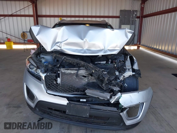 2018 Kia Sorento LX V6 with VIN 5XYPGDA50JG413205, listed as a IAAI auction lot 40331681 with 69,664 mi miles. Bid and sale history available at carsss.com. Image 12.