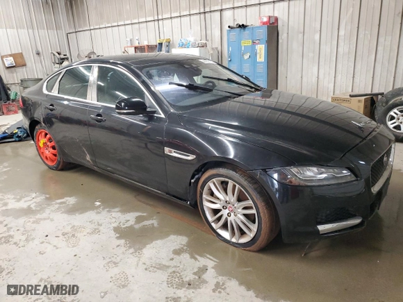 2016 Jaguar XF 35t Prestige with VIN SAJBK4BV7GCY20167, listed as a Copart auction lot 44058185 with NaN miles and Clean Title. Bid and sale history available at carsss.com. Image 4.