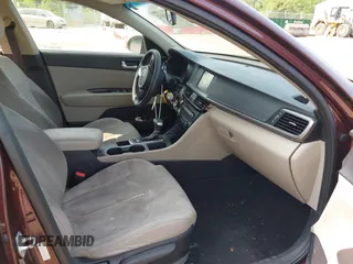 2018 Kia Optima LX z VIN 5XXGT4L30JG268095, wystawiony jako IAAI lot #42411812 z przebiegiem 119 150 mil mil oraz . Historia ofert i sprzedaży dostępna na DreamBid. Obrazek 5.