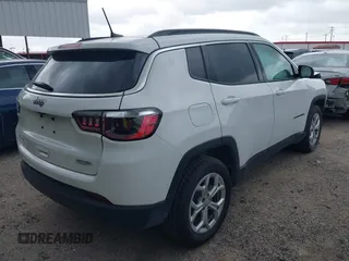 2024 Jeep Compass Latitude with VIN 3C4NJDBN9RT100598, listed as a IAAI auction lot 42541564 with 25,447 mi miles and . Bid and sale history available at DreamBid. Image 4.