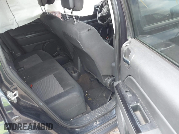 2014 Jeep Patriot Sport z VIN 1C4NJPBA1ED643023, wystawiony jako IAAI lot #40076783 z przebiegiem 164 025 mil mil oraz . Historia ofert i sprzedaży dostępna na DreamBid. Obrazek 8.