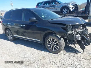 2014 Nissan Pathfinder SV with VIN 5N1AR2MN5EC680524, listed as a IAAI auction lot 41644300 with 149,547 mi miles. Bid and sale history available at carsss.com. Image 1.