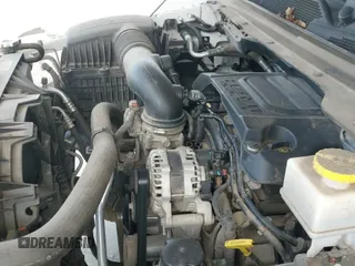 2019 Ram 1500 Big Horn z VIN 1C6SRFFT6KN697366, wystawiony jako IAAI lot #43400669 z przebiegiem 74 761 mil mil oraz . Historia ofert i sprzedaży dostępna na DreamBid. Obrazek 21.