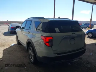 2022 Ford Explorer XLT z VIN 1FMSK7DHXNGA83331, wystawiony jako IAAI lot #41606848 z przebiegiem 54 139 mil mil oraz . Historia ofert i sprzedaży dostępna na DreamBid. Obrazek 3.