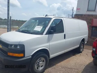 2023 Chevrolet Express Cargo z VIN 1GCWGAFP8P1259579, wystawiony jako IAAI lot #42040508 z przebiegiem 25 681 mil mil oraz . Historia ofert i sprzedaży dostępna na DreamBid. Obrazek 14.