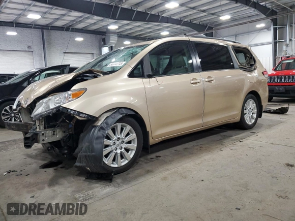 2013 Toyota Sienna XLE z VIN 5TDDK3DCXDS054751, wystawiony jako Copart lot #54004715 z przebiegiem 72 627 mil mil oraz Szkoda całkowita • Salvage title. Historia ofert i sprzedaży dostępna na DreamBid. Obrazek 1.