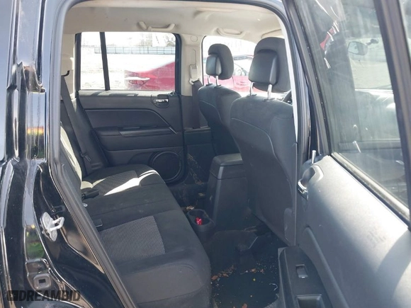 2014 Jeep Compass Sport with VIN 1C4NJCBB1ED587005, listed as a IAAI auction lot 41706302 with 184,419 mi miles. Bid and sale history available at carsss.com. Image 8.
