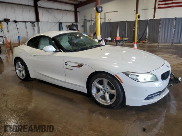 2015 BMW Z4 sDrive28i z VIN WBALL5C59FP557592, wystawiony jako Copart lot #56666655 z przebiegiem 83 377 mil mil oraz Szkoda całkowita • Salvage title. Historia ofert i sprzedaży dostępna na DreamBid. Obrazek 4.