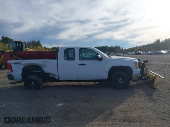2009 GMC Sierra 2500HD z VIN 1GTHK49K69E135170, wystawiony jako IAAI lot #40495900 z przebiegiem 209 739 mil mil oraz . Historia ofert i sprzedaży dostępna na DreamBid. Obrazek 14.