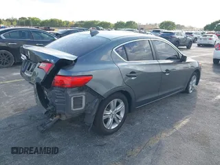 2013 Acura ILX with VIN 19VDE1F32DE021447, listed as a IAAI auction lot 41730382 with 165,223 mi miles. Bid and sale history available at carsss.com. Image 4.