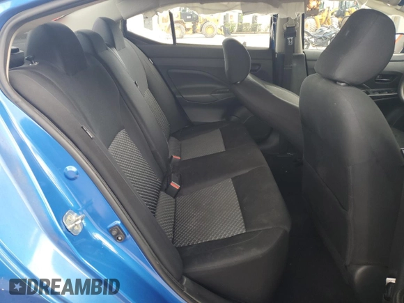 2020 Nissan Versa S z VIN 3N1CN8DV2LL916126, wystawiony jako Copart lot #56963015 z przebiegiem 68 754 mil mil oraz Szkoda całkowita • Salvage title. Historia ofert i sprzedaży dostępna na DreamBid. Obrazek 10.