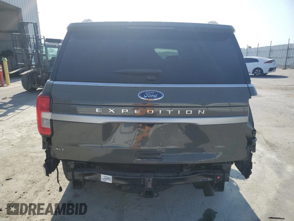 2024 Ford Expedition XLT with VIN 1FMJU1H83REA15709, listed as a Copart auction lot 59354535 with 5,135 mi miles and Salvage title. Bid and sale history available at DreamBid. Image 6.