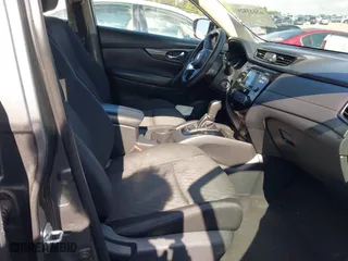 2017 Nissan Rogue S with VIN KNMAT2MT7HP569944, listed as a IAAI auction lot 42023426 with 358,833 mi miles. Bid and sale history available at carsss.com. Image 5.