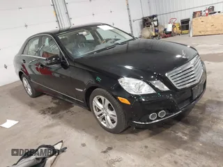 2010 Mercedes-Benz E 350 Luxury z VIN WDDHF8HB3AA145458, wystawiony jako IAAI lot #42181113 z przebiegiem 169 964 mil mil oraz . Historia ofert i sprzedaży dostępna na DreamBid. Obrazek 1.