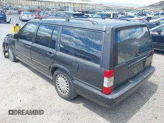 1997 Volvo 960 z VIN YV1KW9600V1042005, wystawiony jako IAAI lot #42196892 z przebiegiem 221 512 mil mil oraz . Historia ofert i sprzedaży dostępna na DreamBid. Obrazek 3.