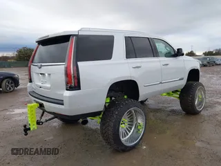2020 Cadillac Escalade Luxury z VIN 1GYS3BKJ6LR124477, wystawiony jako IAAI lot #41471894 z przebiegiem 42 439 mil mil oraz . Historia ofert i sprzedaży dostępna na DreamBid. Obrazek 4.
