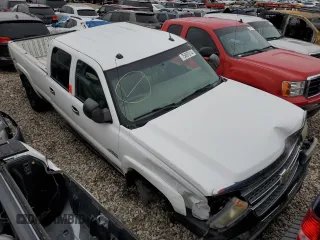 2005 Chevrolet Silverado 3500 SRW LT with VIN 1GCHK332X5F871228, listed as a Copart auction lot 75697014 with 0 mi miles and Salvage Title. Bid and sale history available at carsss.com. Image 4.